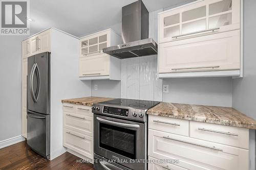 2049 Kate Avenue, Innisfil, ON - Indoor Photo Showing Kitchen