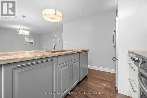 2049 Kate Avenue, Innisfil, ON - Indoor Photo Showing Kitchen