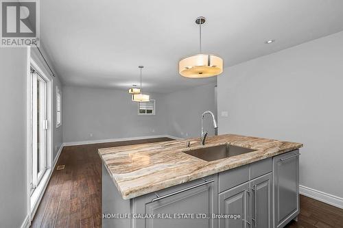 2049 Kate Avenue, Innisfil, ON - Indoor Photo Showing Kitchen