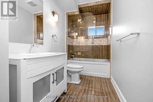 2049 Kate Avenue, Innisfil, ON - Indoor Photo Showing Bathroom