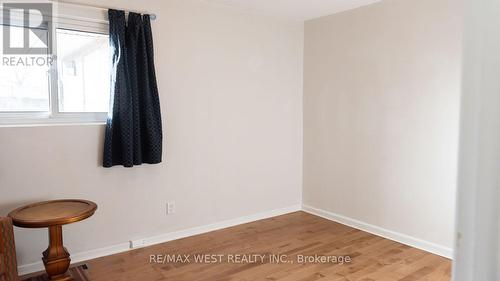 25 Norman Avenue, King, ON - Indoor Photo Showing Other Room