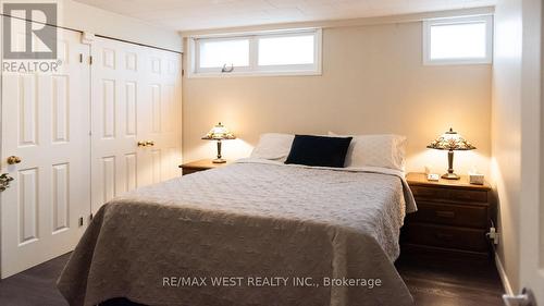 25 Norman Avenue, King, ON - Indoor Photo Showing Bedroom