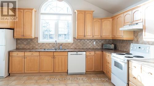 25 Norman Avenue, King, ON - Indoor Photo Showing Kitchen With Double Sink