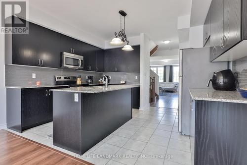 153 Rustle Woods Avenue, Markham, ON - Indoor Photo Showing Kitchen With Upgraded Kitchen