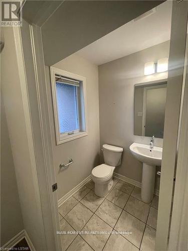 1266 Michael Circle, London, ON - Indoor Photo Showing Bathroom