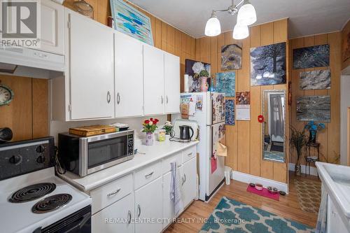 79 Front Street W, Strathroy-Caradoc (Nw), ON - Indoor Photo Showing Kitchen