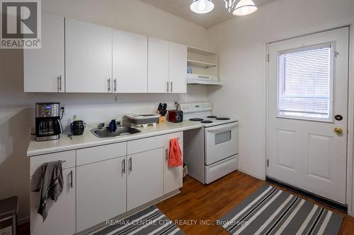 79 Front Street W, Strathroy-Caradoc (Nw), ON - Indoor Photo Showing Kitchen