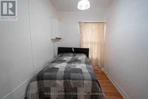 79 Front Street W, Strathroy-Caradoc (Nw), ON - Indoor Photo Showing Bedroom