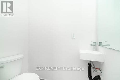 1110 - 12 David Eyer Road, Richmond Hill, ON - Indoor Photo Showing Bathroom