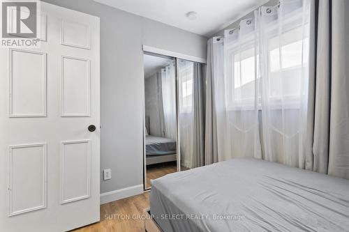 20 Dow Road, London, ON - Indoor Photo Showing Bedroom