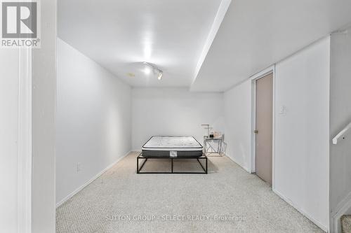 20 Dow Road, London, ON - Indoor Photo Showing Other Room