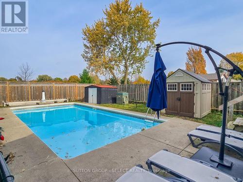 20 Dow Road, London, ON - Outdoor With In Ground Pool With Backyard