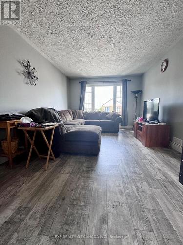 358 Tamarack Street, Timmins (Tne - Hill District), ON - Indoor Photo Showing Living Room