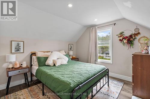 57 Carleton Street N, Thorold, ON - Indoor Photo Showing Bedroom