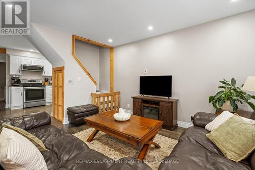 57 Carleton Street N, Thorold, ON - Indoor