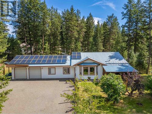 5208 Davis Road, 108 Mile Ranch, BC - Outdoor