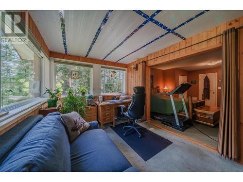 5208 Davis Road, 108 Mile Ranch, BC - Indoor