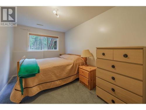 5208 Davis Road, 108 Mile Ranch, BC - Indoor Photo Showing Bedroom