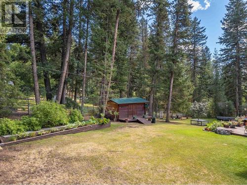 5208 Davis Road, 108 Mile Ranch, BC - Outdoor