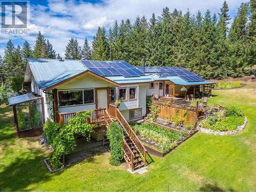 5208 Davis Road, 108 Mile Ranch, BC - Outdoor