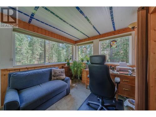 5208 Davis Road, 108 Mile Ranch, BC - Indoor Photo Showing Office