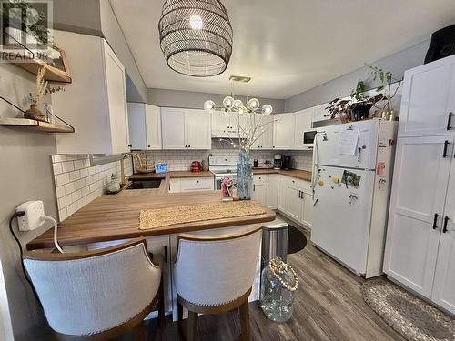 1173 Yorston Avenue, Quesnel, BC - Indoor Photo Showing Kitchen