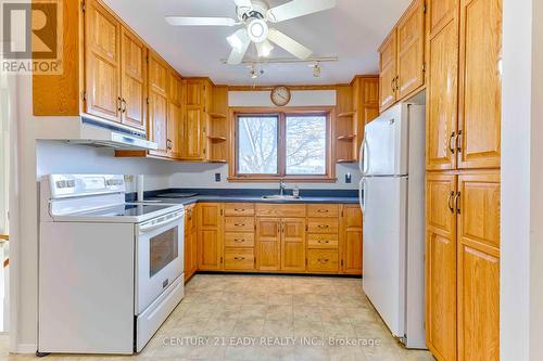 508 Aberdeen Street, Renfrew, ON - Indoor Photo Showing Kitchen