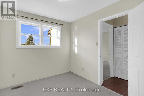 8 Henfield Avenue, Ottawa, ON - Indoor Photo Showing Other Room