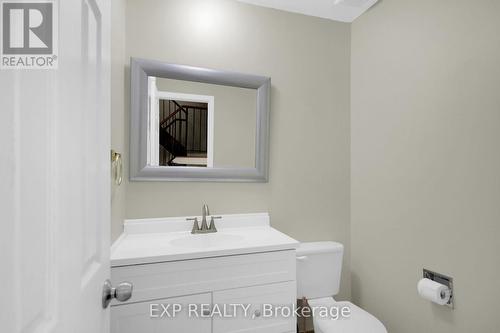 8 Henfield Avenue, Ottawa, ON - Indoor Photo Showing Bathroom