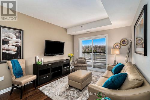 417 - 120 Prestige Circle, Ottawa, ON - Indoor Photo Showing Living Room