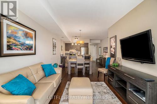 417 - 120 Prestige Circle, Ottawa, ON - Indoor Photo Showing Living Room