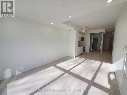 318 - 181 Sheppard Avenue E, Toronto, ON - Indoor Photo Showing Other Room