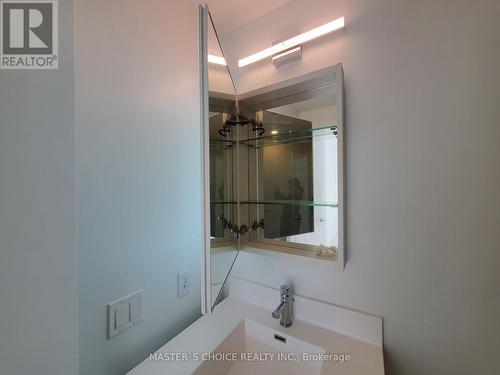 318 - 181 Sheppard Avenue E, Toronto, ON - Indoor Photo Showing Bathroom