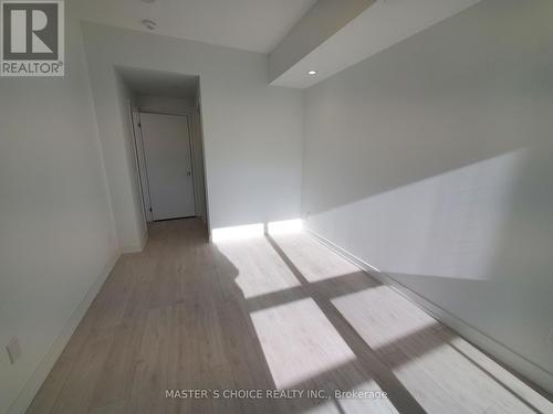 318 - 181 Sheppard Avenue E, Toronto, ON - Indoor Photo Showing Other Room