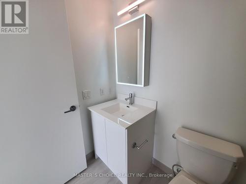 318 - 181 Sheppard Avenue E, Toronto, ON - Indoor Photo Showing Bathroom