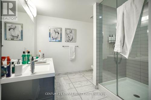 325 - 30 Nelson Street, Toronto, ON - Indoor Photo Showing Bathroom