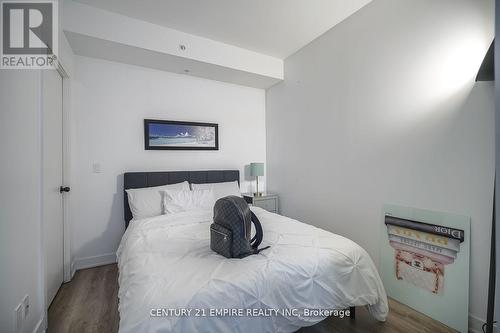 325 - 30 Nelson Street, Toronto, ON - Indoor Photo Showing Bedroom