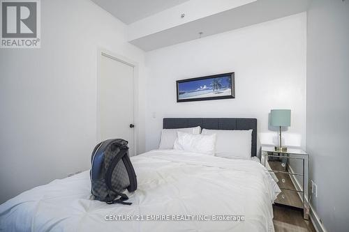 325 - 30 Nelson Street, Toronto, ON - Indoor Photo Showing Bedroom