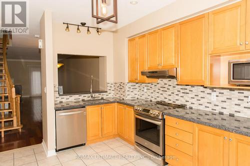 4 Jessie Drive, Toronto, ON - Indoor Photo Showing Kitchen