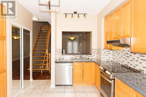 4 Jessie Drive, Toronto, ON - Indoor Photo Showing Kitchen