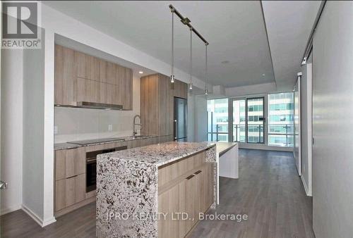 3512 - 1 Bloor Street E, Toronto, ON - Indoor Photo Showing Kitchen With Upgraded Kitchen