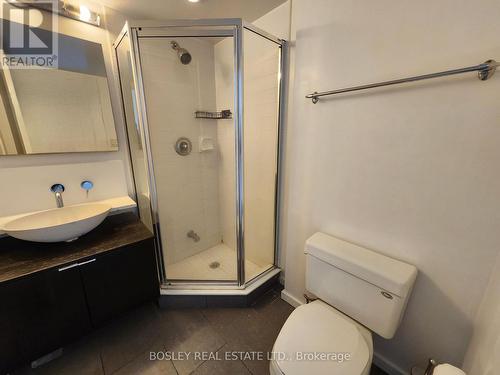 4503 - 15 Fort York Boulevard, Toronto, ON - Indoor Photo Showing Bathroom