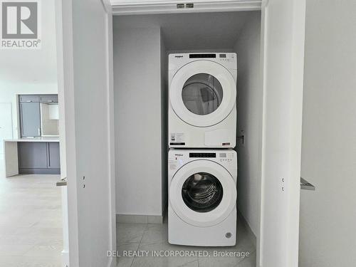 212 - 10 Inn On The Park Drive, Toronto, ON - Indoor Photo Showing Laundry Room