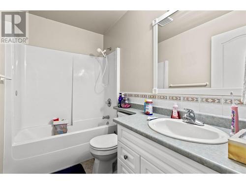 875 Sahali Terrace Unit# 501, Kamloops, BC - Indoor Photo Showing Bathroom