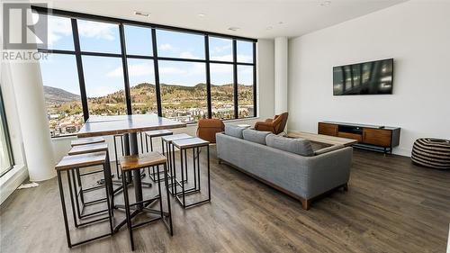 1471 St Paul Street Unit# 1011, Kelowna, BC - Indoor Photo Showing Living Room