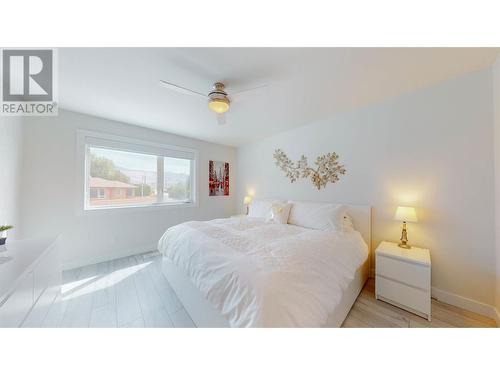 7006 Wren Drive, Osoyoos, BC - Indoor Photo Showing Bedroom