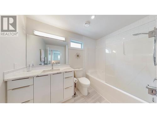 7006 Wren Drive, Osoyoos, BC - Indoor Photo Showing Bathroom