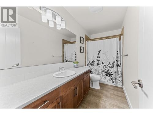 1107 Syer Road, Penticton, BC - Indoor Photo Showing Bathroom