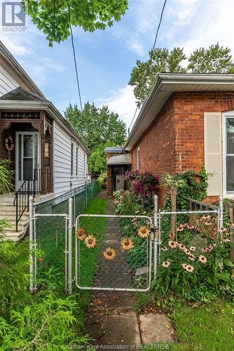 202 Adelaide Street South, Chatham, ON - Outdoor With Exterior