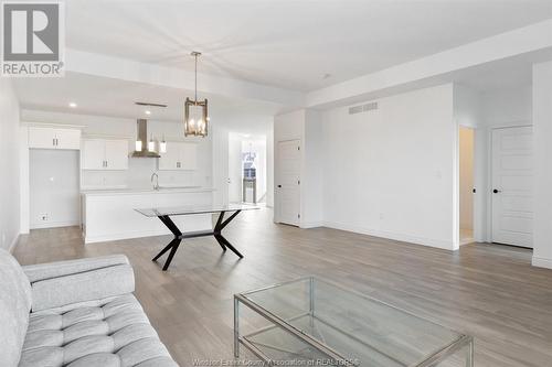 210 Mclellan, Amherstburg, ON - Indoor Photo Showing Living Room